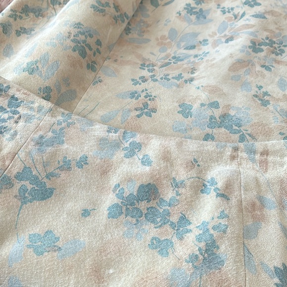 Danier Leather Size 2 Genuine Suede Leather Floral A-Line Skirt - Picture 2 of 9